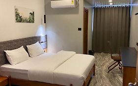 Luxe Inn